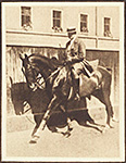 Ludwig Hohlwein zu Pferde